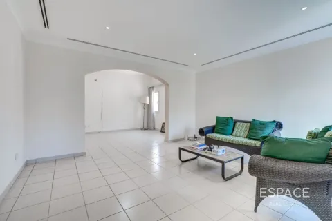 Vila di Meadows, Dubai, UEA 3 kamar tidur, 287 m2 nomor 738180 - foto 3