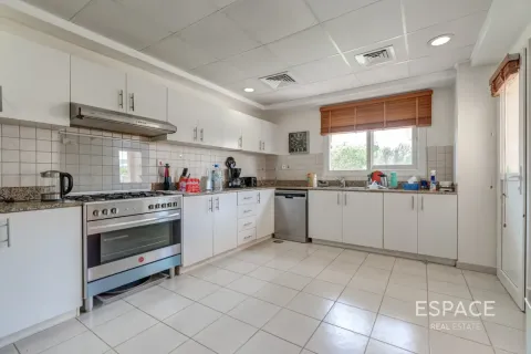Vila di Meadows, Dubai, UEA 3 kamar tidur, 287 m2 nomor 738180 - foto 7
