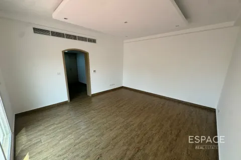 Vila v Meadows, Dubai, SAE 4 spálne, 287 m2 č. 738184 - Fotografia 9