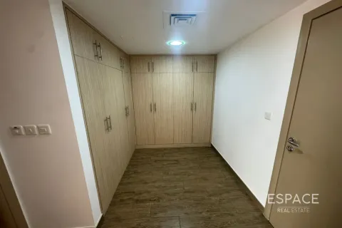 Vila v Meadows, Dubai, SAE 4 spálne, 287 m2 č. 738184 - Fotografia 16