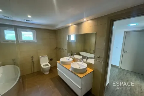 Vila v Meadows, Dubai, SAE 4 spálne, 287 m2 č. 738184 - Fotografia 10