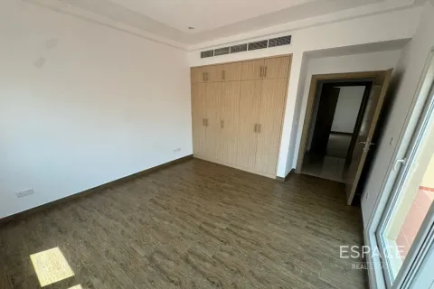Vila v Meadows, Dubai, SAE 4 spálne, 287 m2 č. 738184 - Fotografia 11