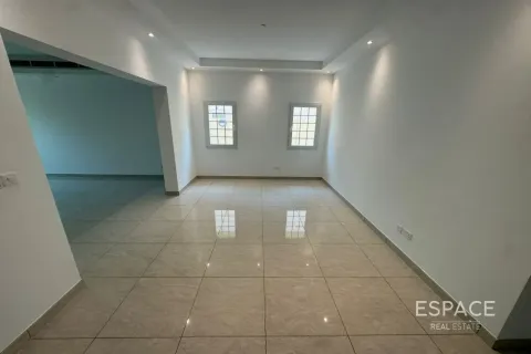 Vila v Meadows, Dubai, SAE 4 spálne, 287 m2 č. 738184 - Fotografia 6