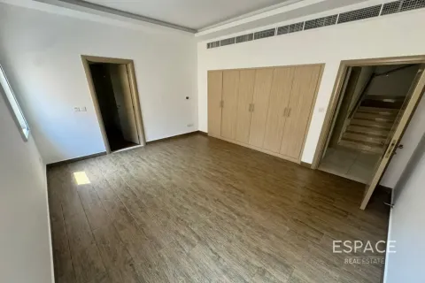 Vila v Meadows, Dubai, SAE 4 spálne, 287 m2 č. 738184 - Fotografia 4