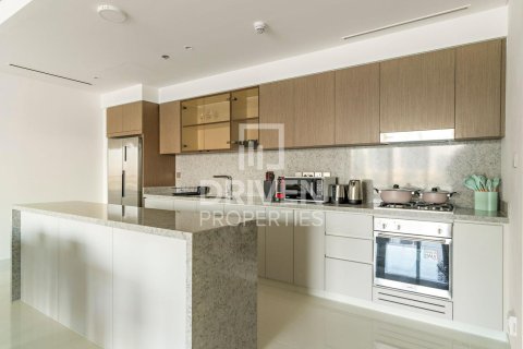 Apartmen di Dubai Harbour, Dubai, UAE 2 bilik tidur, 134.62 meter persegi № 768601 - foto 13