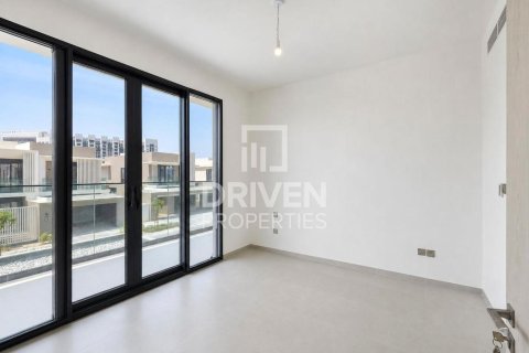 Villa para arrendamento em Jebel Ali, Dubai, EAU 4 quartos, 640.01 m2 № 765503 - foto 12
