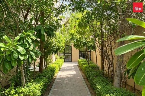 Dubai, UAE의 판매용 빌라 침실 3개, 259.9제곱미터 번호 760924 - 사진 13