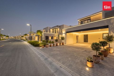 Shtëpi në qytet në Jebel Ali, Dubai, Emiratet e Bashkuara Arabe 4 dhoma gjumi, 252 m2. № 760925
