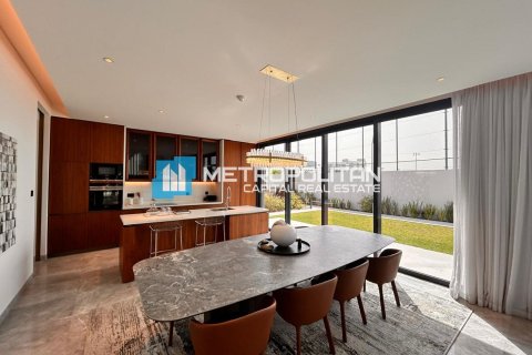 Vilë në Saadiyat Island, Abu Dhabi, Emiratet e Bashkuara Arabe 4 dhoma gjumi, 461 m2. № 694719 - Foto 2