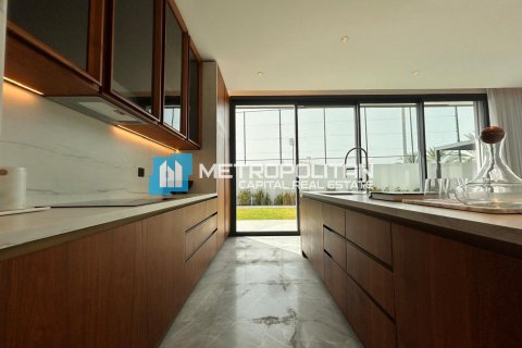Vilë në Saadiyat Island, Abu Dhabi, Emiratet e Bashkuara Arabe 4 dhoma gjumi, 461 m2. № 694719 - Foto 6