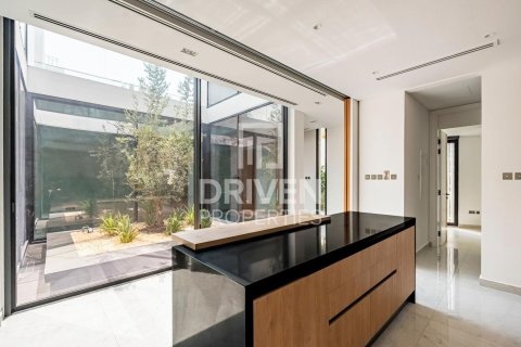 Villa in Al Barari, Dubai, UAE 5 bedrooms, 439.9 sq.m. № 761478 - photo 2