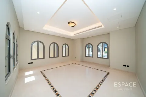 Villa sa Palm Jumeirah, Dubai, UAE 4 silid-tulugan, 465 sq.m. № 738254 - larawan 3