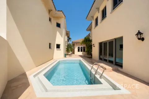 Villa sa Palm Jumeirah, Dubai, UAE 4 silid-tulugan, 465 sq.m. № 738254 - larawan 14