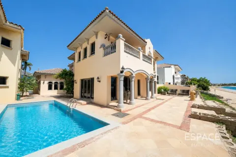 Villa asukohaga Palm Jumeirah, Dubai, AÜE: 4 magamistoaga, 465 m² Nr 738254