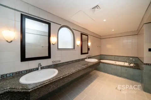 Villa sa Palm Jumeirah, Dubai, UAE 4 silid-tulugan, 465 sq.m. № 738254 - larawan 11