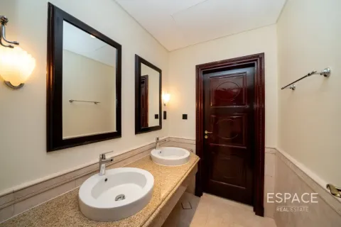 Villa sa Palm Jumeirah, Dubai, UAE 4 silid-tulugan, 465 sq.m. № 738254 - larawan 9