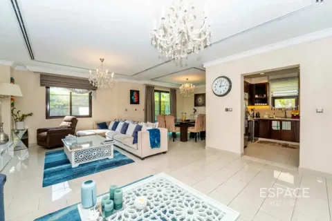 Villa te huur in Arabian Ranches 2, Dubai, VAE 5 slaapkamers, 314 vr.m., nr 738257 - foto 3