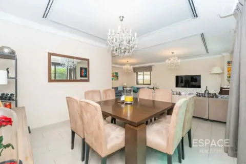 Villa te huur in Arabian Ranches 2, Dubai, VAE 5 slaapkamers, 314 vr.m., nr 738257 - foto 4
