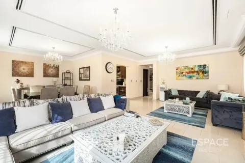 Villa te huur in Arabian Ranches 2, Dubai, VAE 5 slaapkamers, 314 vr.m., nr 738257 - foto 2