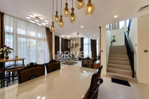 Vilă de vânzare în Dubai, EAU 6 dormitoare, 608.51 mp. №767684 - poză 4