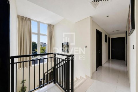 Vilă de vânzare în Dubai, EAU 6 dormitoare, 608.51 mp. №767684 - poză 15