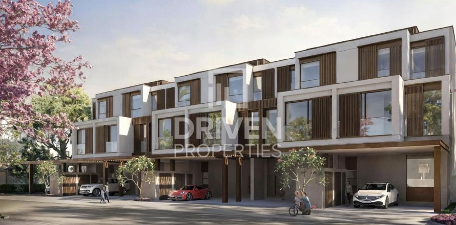 Nadd Al Sheba、Dubai、UAEにあるタウンハウス 3ベッドルーム、182 m2 No761793