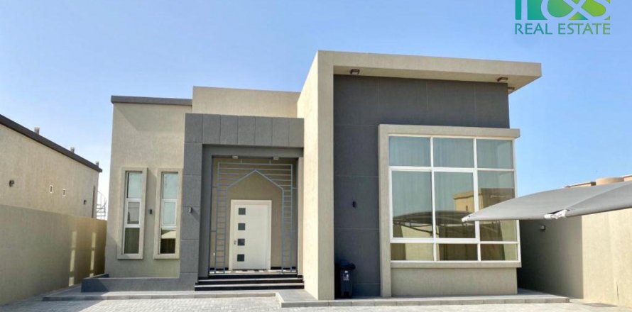 Villa asukohaga Al Jazirah Al Hamra, Ras Al Khaimah, AÜE: 3 magamistoaga, 1338.9 m² Nr 499798