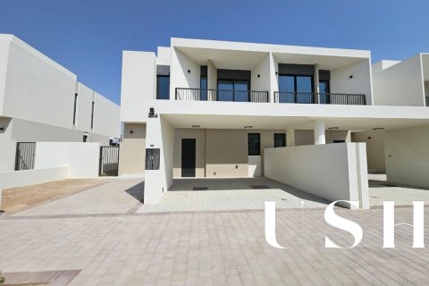 Adosado en Town Square, Dubai, EAU 4 dormitorios, 447 m² № 623622