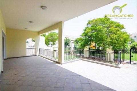 Rekkehus til salgs i Al Hamra Village, Ras Al Khaimah, Emiratene 4 soverom, 250.5 kvm Nr. 588410 - Foto 5