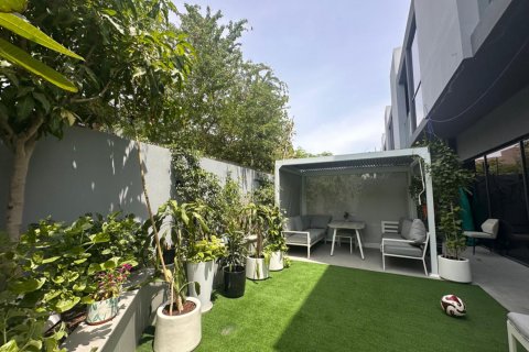 Řadový dům v Tilal City, Sharjah, SAE 3 ložnice, 260.13 m² Č.: 748768