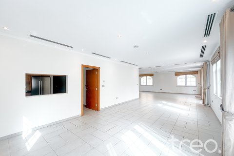 Villa in Jumeirah Park, Dubai, UAE 5 bedrooms, 435.62 sq.m. № 753740 - photo 7