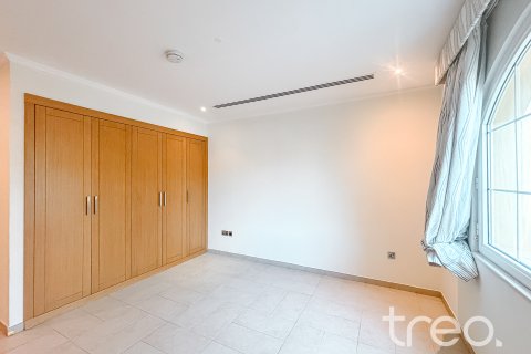 Villa in Jumeirah Park, Dubai, UAE 5 bedrooms, 435.62 sq.m. № 753740 - photo 16
