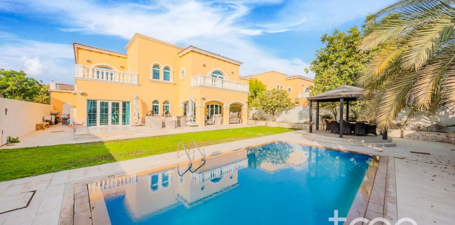 Villa in Jumeirah Park, Dubai, UAE 5 bedrooms, 435.62 sq.m. № 753740