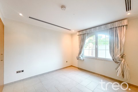 Villa in Jumeirah Park, Dubai, UAE 5 bedrooms, 435.62 sq.m. № 753740 - photo 18