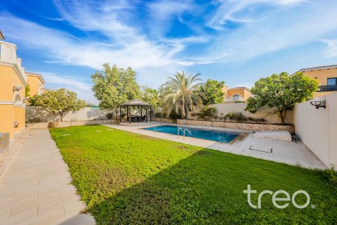 Villa in Jumeirah Park, Dubai, UAE 5 bedrooms, 435.62 sq.m. № 753740 - photo 2