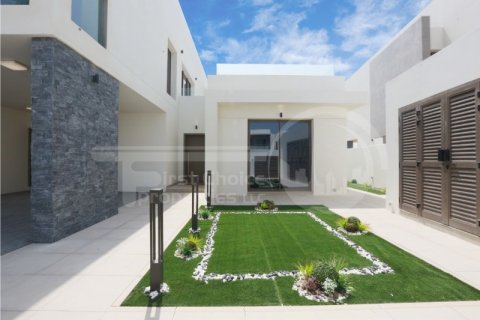 Vila di Yas Island, Abu Dhabi, UAE 4 bilik tidur, 445.9 meter persegi № 407089 - foto 2