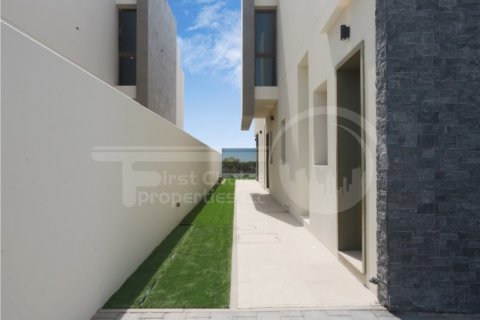 Vila di Yas Island, Abu Dhabi, UAE 4 bilik tidur, 445.9 meter persegi № 407089 - foto 3