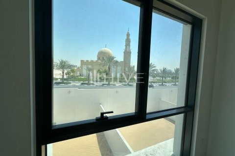 Rijtjeshuis te koop in Al Furjan, Dubai, VAE 4 slaapkamers, 268.8 vr.m., nr 590736 - foto 2