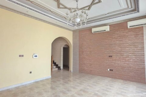 Vila v Khuzam, Ras Al Khaimah, SAE 4 spálne, 372 m2 č. 734856 - Fotografia 6