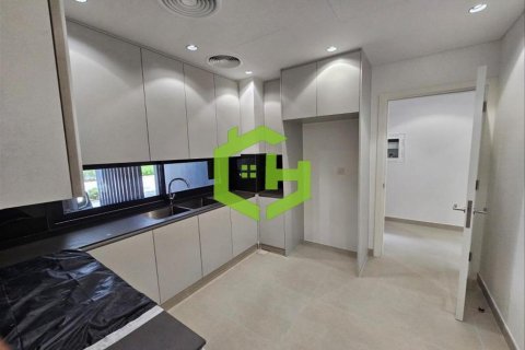 Shtëpi në qytet në Tilal City, Sharjah, Emiratet e Bashkuara Arabe 4 dhoma gjumi, 238.3 m2. № 632501 - Foto 2