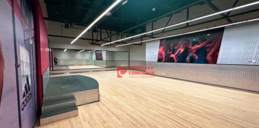 Magasin à Dubai Investment Park, Dubai, EAU: 297 m2 № 542186