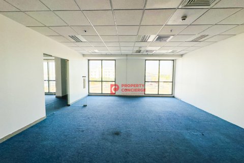 Zyrë në Dubai Investment Park, Emiratet e Bashkuara Arabe 134 m2. № 542188 - Foto 6