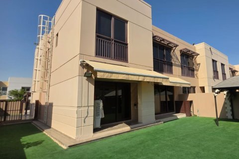 Townhouse in Muwaileh Commercial, Sharjah, UAE 4 bedrooms, 276.85 sq.m. № 748577