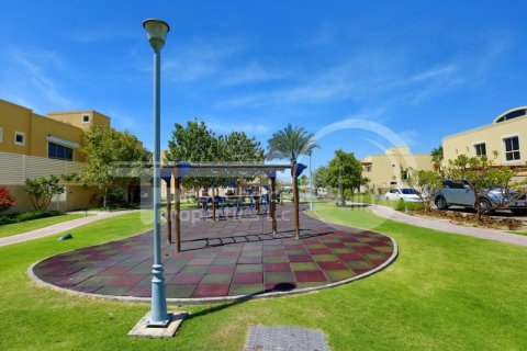 Villa para arrendamento em Al Raha Gardens, Abu Dhabi, EAU 4 quartos, 255.9 m2 № 407077 - foto 16