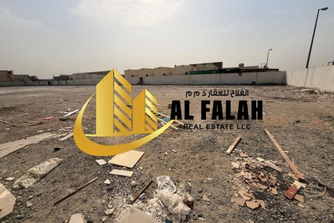 Magazinë në Al Sajaa, Sharjah, Emiratet e Bashkuara Arabe 3291 m2. № 645436