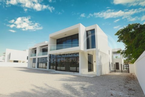 Saadiyat Island、Abu Dhabi、UAE にあるヴィラ販売中 5ベッドルーム、737.1 m2、No407602 - 写真 2