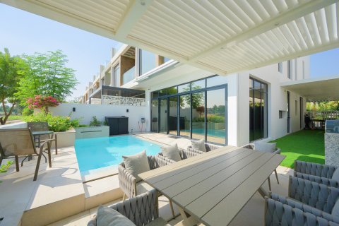 Casa urbana para venda em Jumeirah Golf Estates, Dubai, EAU 4 quartos, 325.53 m2 № 764200 - foto 2
