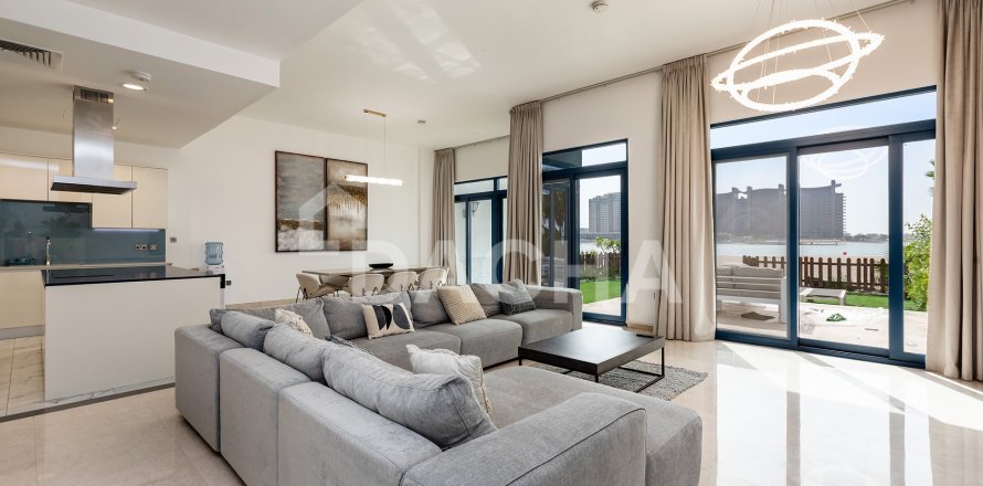 Palm Jumeirah、Dubai、UAEにあるヴィラ 5ベッドルーム、310 m2 No723151
