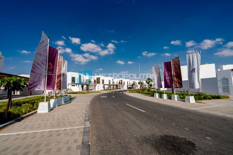 Townhouse in Al Ghadeer, Abu Dhabi, UAE 2 bedrooms, 157.5 sq.m. № 700483 - photo 13