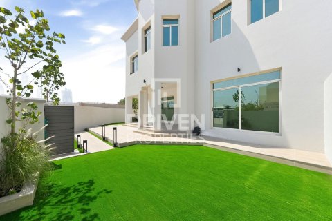 Willa w Jumeirah, Dubai, ZEA 4 sypialnie, 1862.24 mkw. nr 768217